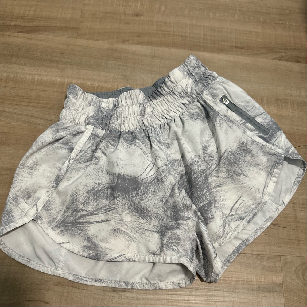 Tracker Shorts